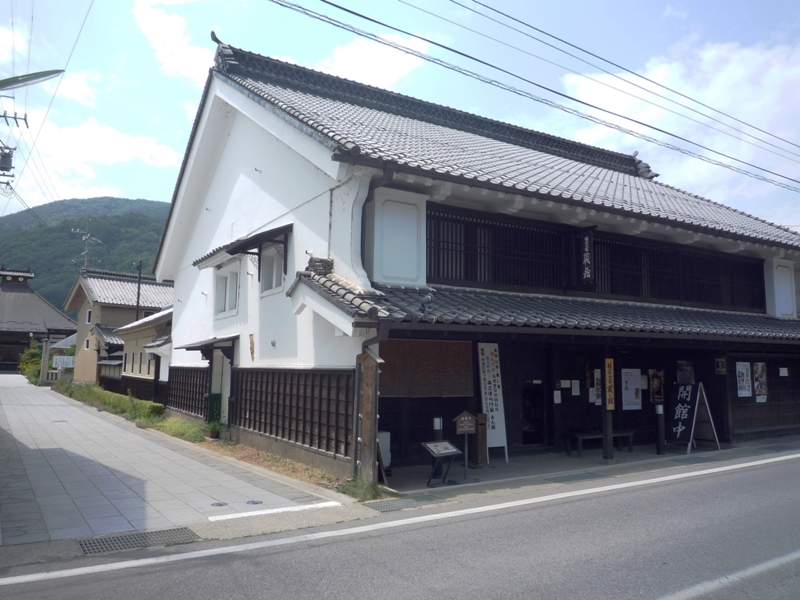 千曲市蔵の町稲荷山宿善光寺街道蔵し館