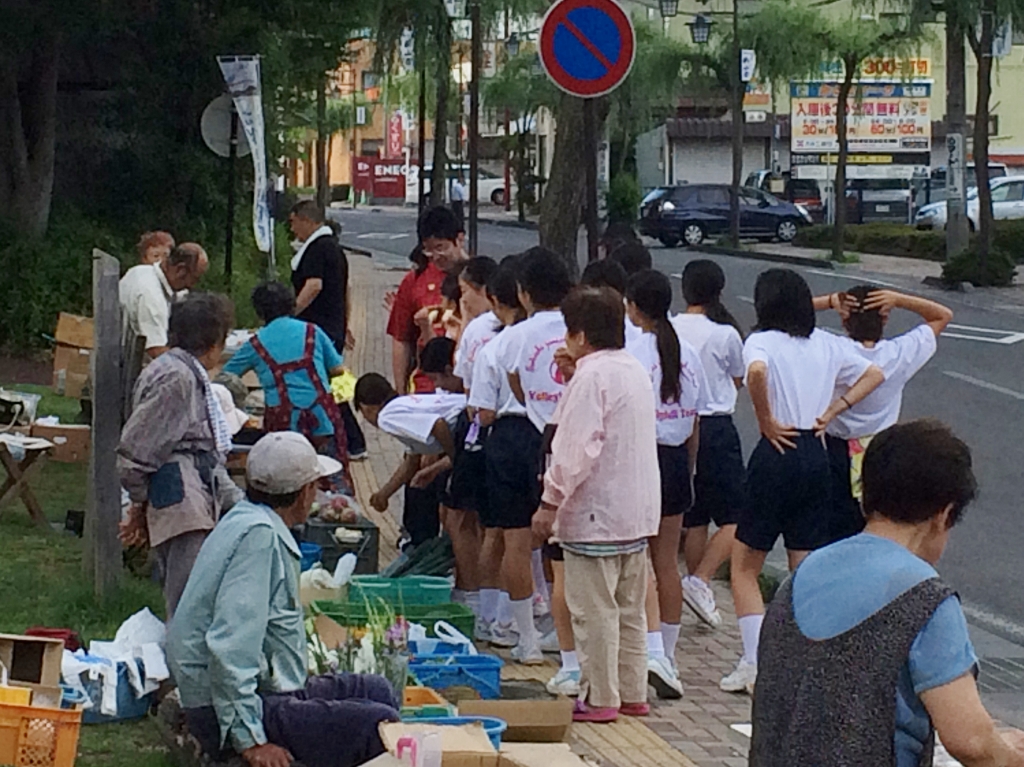 夏休み合宿朝練朝市