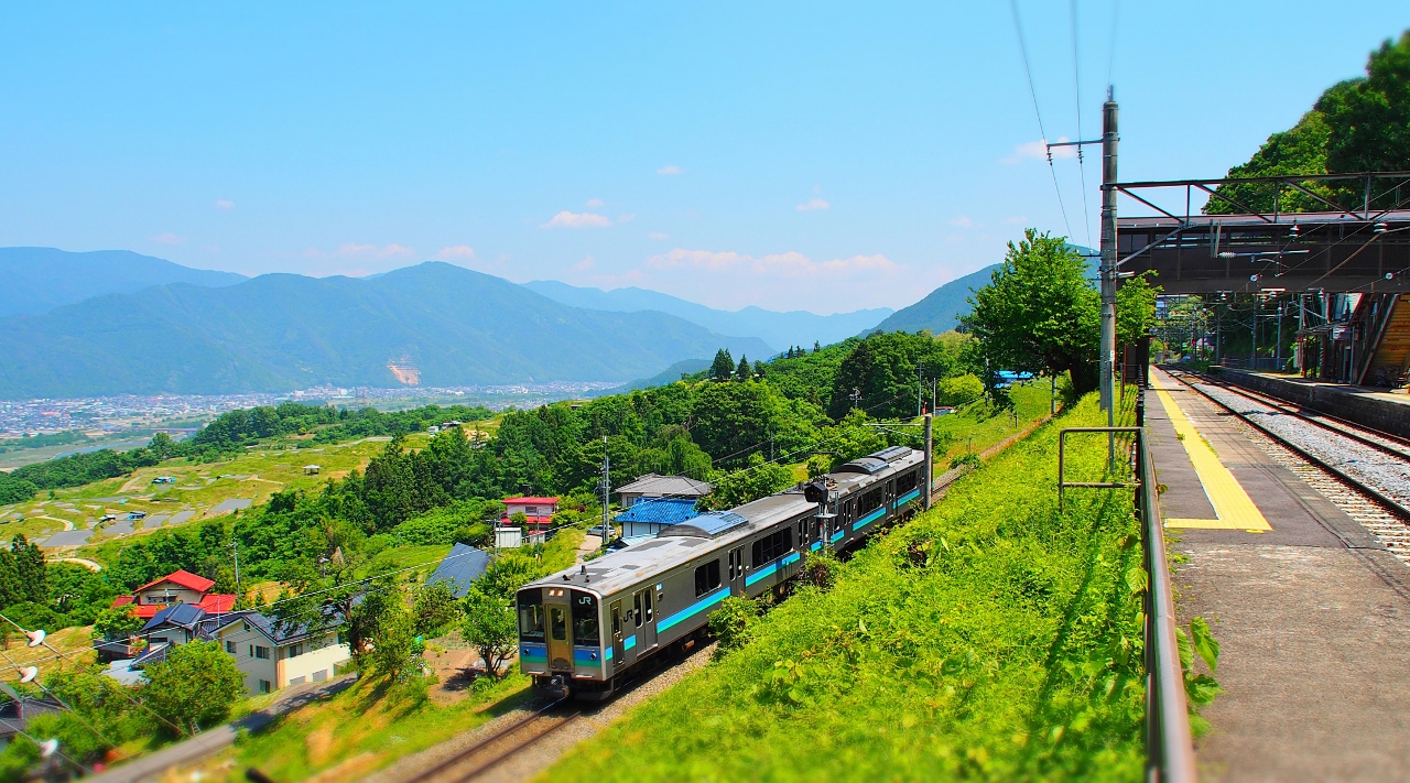 姨捨田毎の月棚田お田植えJR姨捨駅