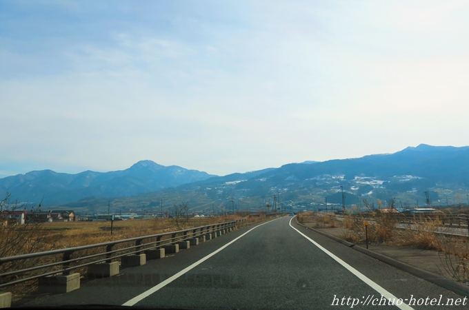 姨捨の棚田冠着山早春