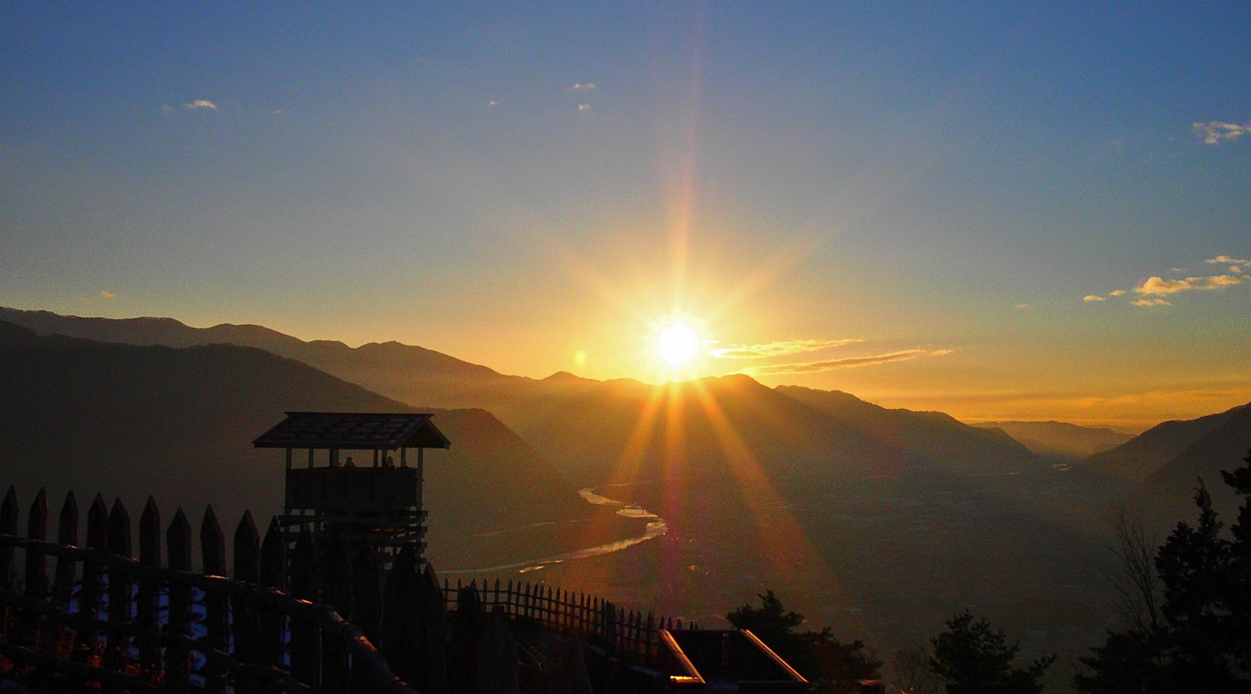 初日の出城山史跡公園荒砥城