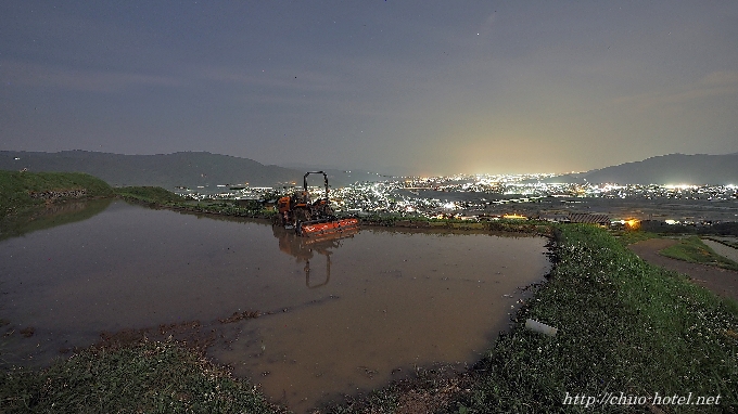 姨捨の棚田田毎の月お田植え夜景